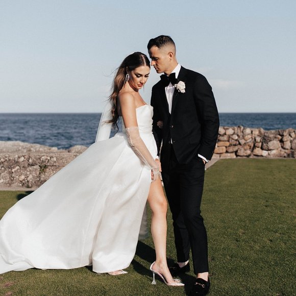 Silk Organza Ballgown w. Slit by Something blue - Picture 8 of 9